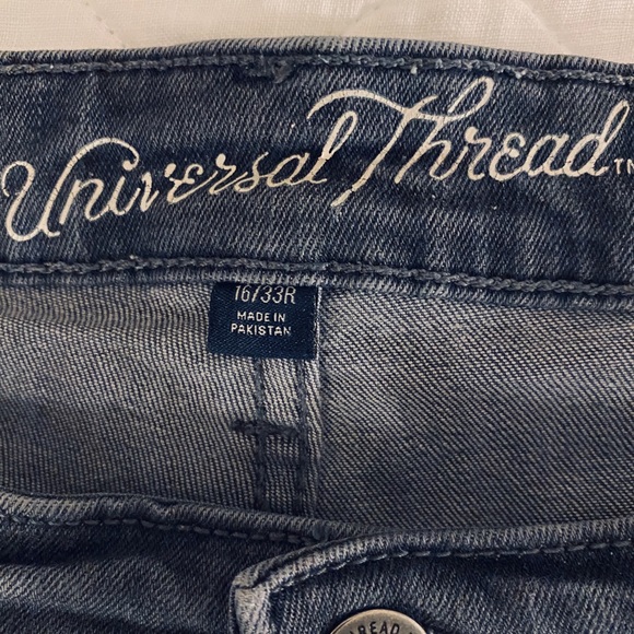Universal Thread Mid-rise Skinny Gray Denim Jean - Picture 3 of 9